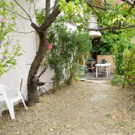 Appartement 300m De La Avec Parking *