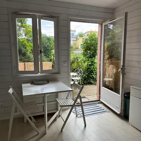 300m De La Avec Parking Appartement *